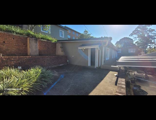 2 BEDROOM APARTMENT TO LET IN PRESTBURY